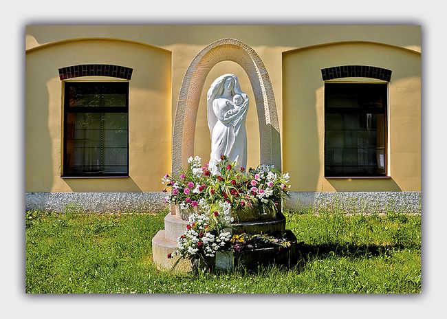 Socha Panny Marie v Polici nad Metují