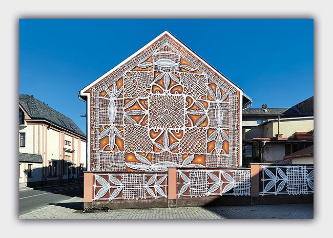 Krajka na zdi ve Vamberku